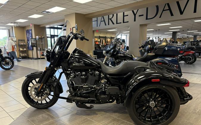 2025 Harley-Davidson® Freewheeler™ Vivid Black