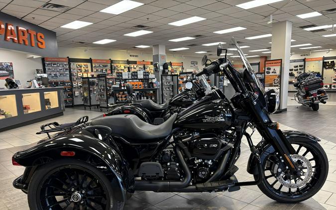 2025 Harley-Davidson® Freewheeler™ Vivid Black