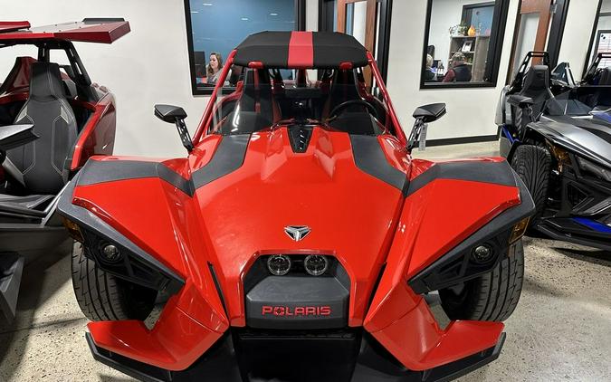 2016 Polaris Slingshot® Reverse Trike SL Red Pearl