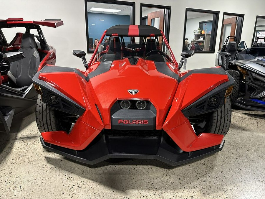 2016 Polaris Slingshot® Reverse Trike SL Red Pearl