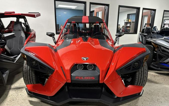 2016 Polaris Slingshot® Reverse Trike SL Red Pearl