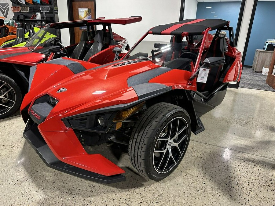 2016 Polaris Slingshot® Reverse Trike SL Red Pearl