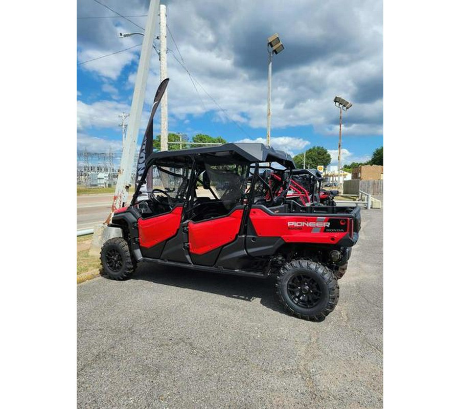 2025 Honda® Pioneer 1000-6 Deluxe Crew