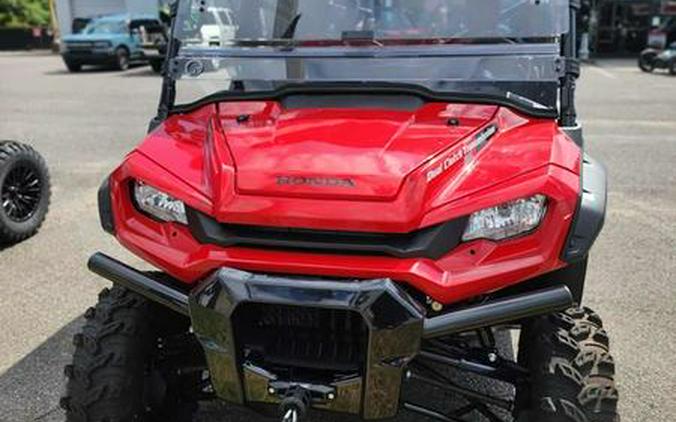 2025 Honda® Pioneer 1000-6 Deluxe Crew