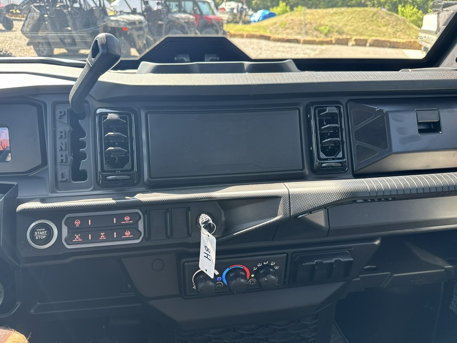 2026 Can-Am Defender MAX XT CAB HD11