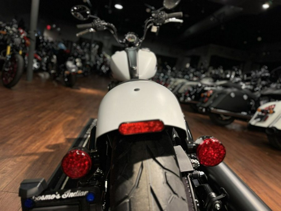 2024 Indian Motorcycle® Chief Bobber ABS Ghost White Metallic Smoke