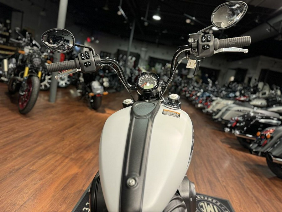 2024 Indian Motorcycle® Chief Bobber ABS Ghost White Metallic Smoke