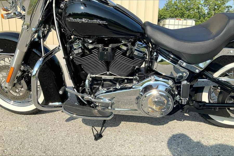 2009 Harley-Davidson® FLSTC - Heritage Softail®