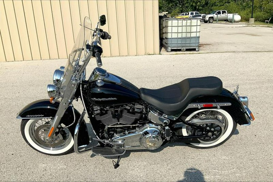 2009 Harley-Davidson® FLSTC - Heritage Softail®