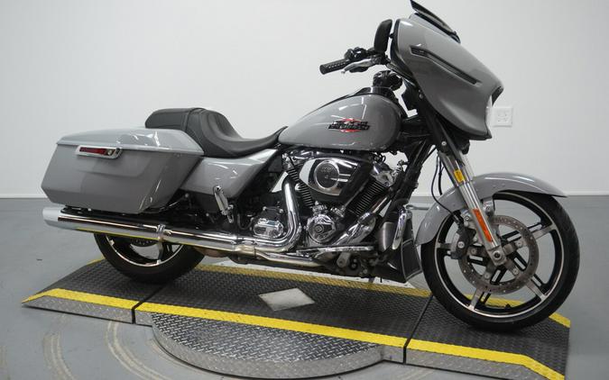 2024 Harley-Davidson® Street Glide® Billiard Gray