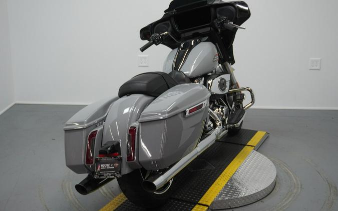 2024 Harley-Davidson® Street Glide® Billiard Gray