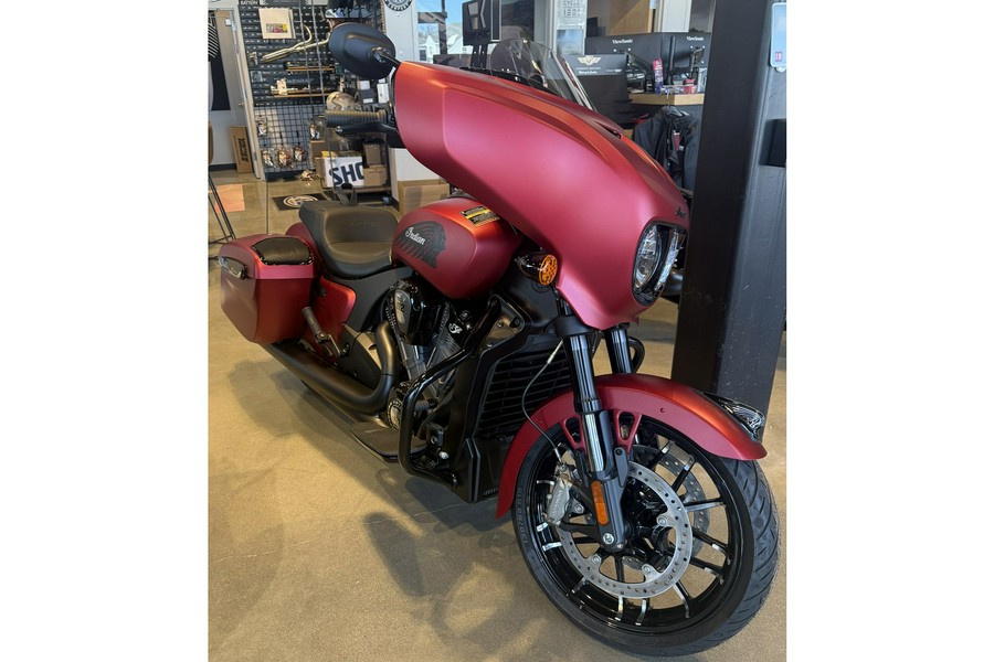 2026 CHIEFTAIN POWERPLUS DARK HORSE + 112 & AUDIO PACKAGE - Indian Motorcycle