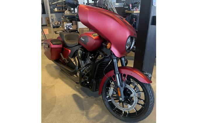 2026 CHIEFTAIN POWERPLUS DARK HORSE + 112 & AUDIO PACKAGE - Indian Motorcycle