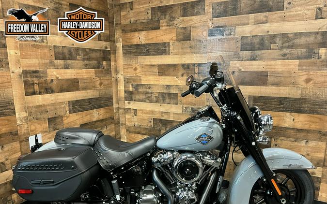 2026 Harley-Davidson® Heritage Classic Dark Billiard Gray Black Cast Wheels FLHC