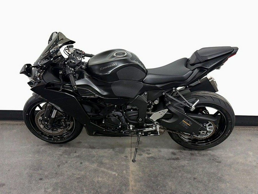 2024 Kawasaki Ninja ZX-6R Metallic Flat Spark Black/Ebony