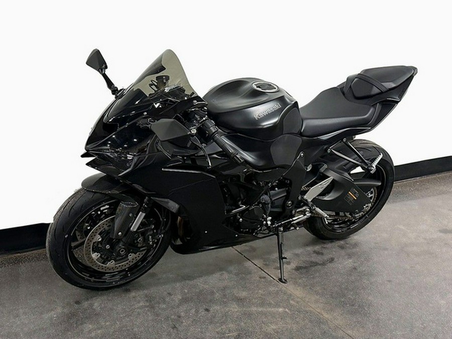 2024 Kawasaki Ninja ZX-6R Metallic Flat Spark Black/Ebony