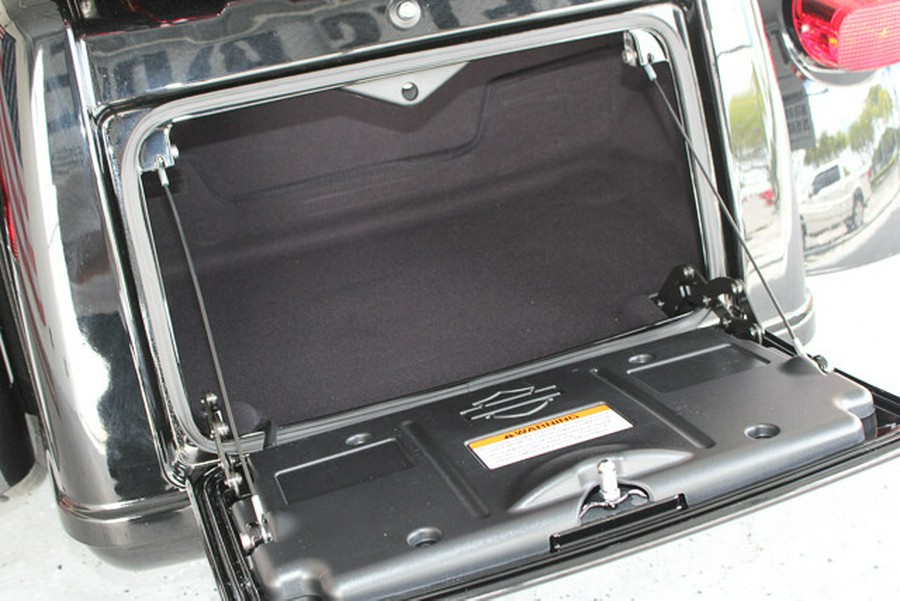 New 2025 Harley-Davidson Tri Glide Ultra FLHTCUTG Trike For Sale In Miami, Florida