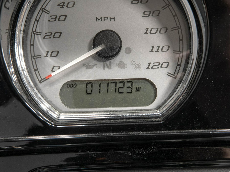 2014 HARLEY-DAVIDSON FLHXS STREET GLIDE SPECIAL in Charcoal Pearl