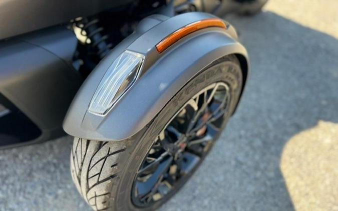 2023 Can-Am® Spyder RT Limited Dark Wheels