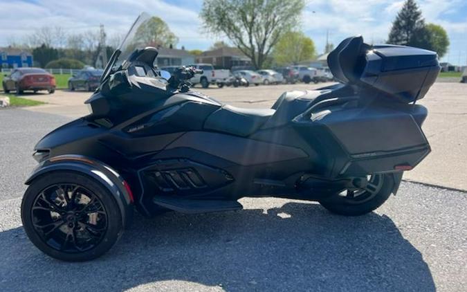 2023 Can-Am® Spyder RT Limited Dark Wheels