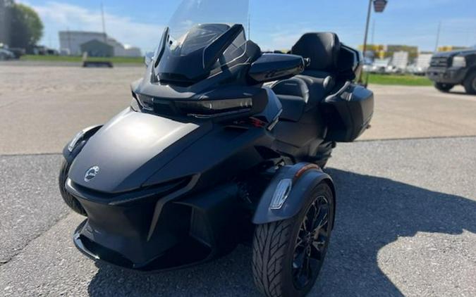 2023 Can-Am® Spyder RT Limited Dark Wheels