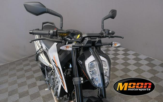 2023 KTM 790 Duke