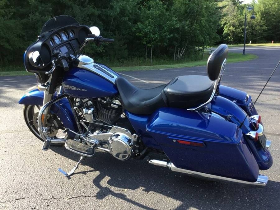 2017 Harley-Davidson® Street Glide® Superior Blue