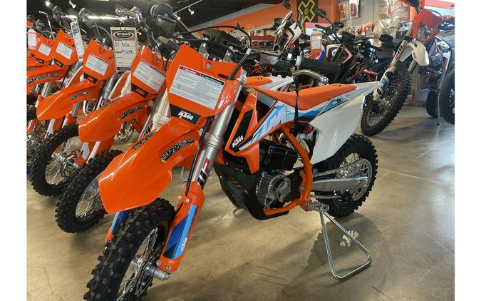 2023 KTM SX-E 3 First Look [Just In Time For Christmas]