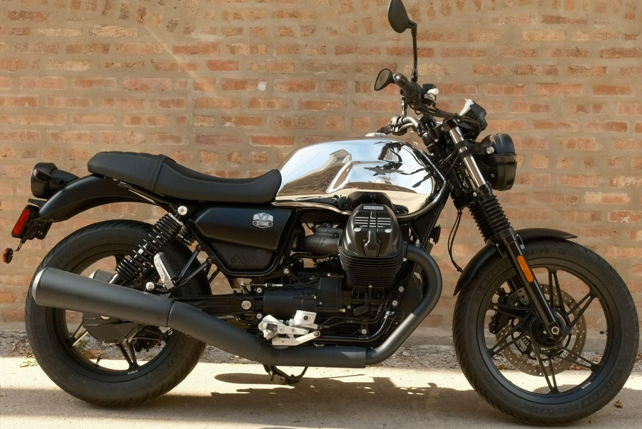 2025 Moto Guzzi V7 Stone