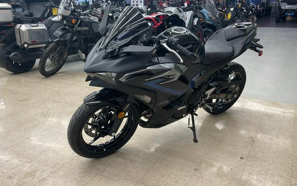 2025 Kawasaki Ninja® 500