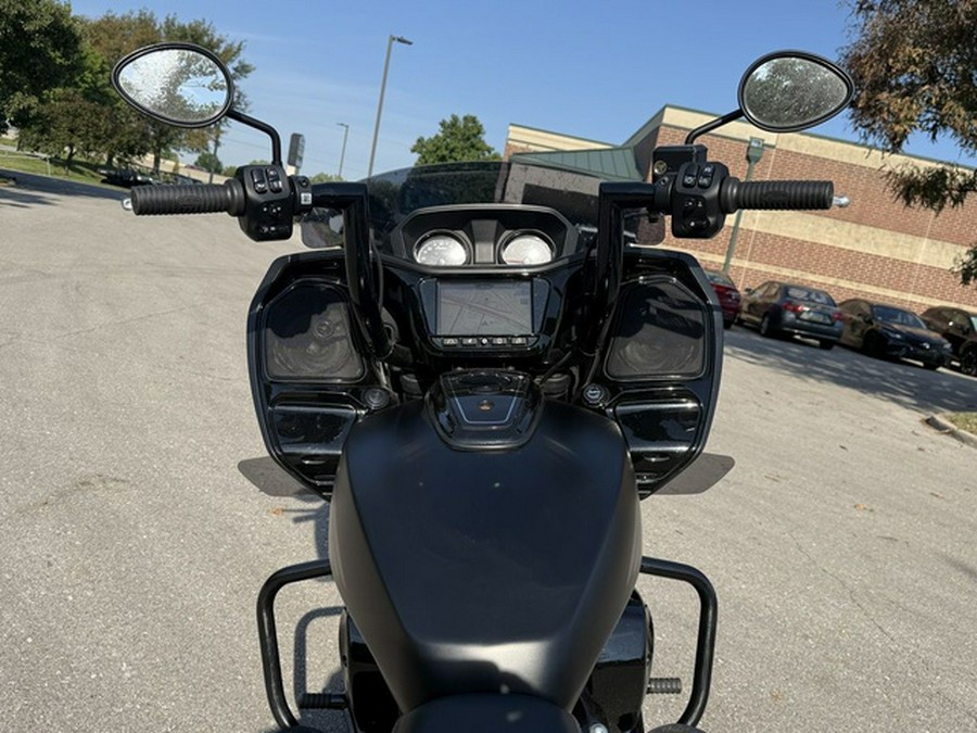 2023 Indian Challenger Dark Horse Black Smoke