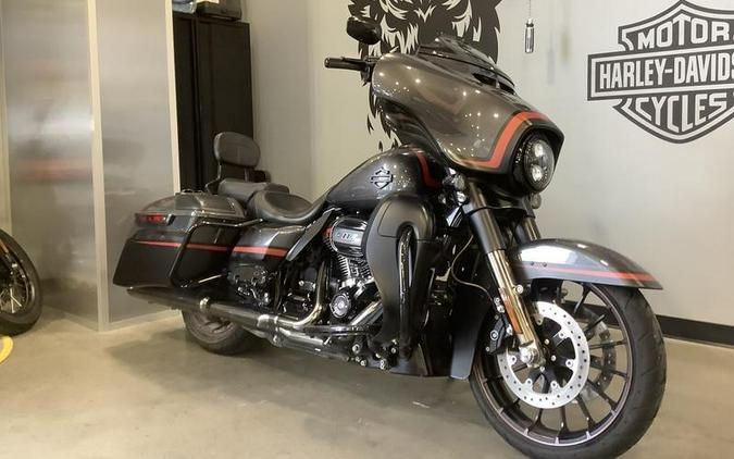 2018 Harley-Davidson® FLHXSE - CVO™ Street Glide®