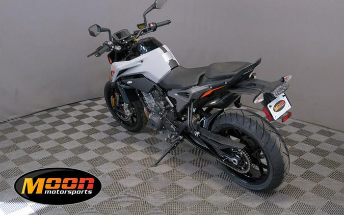 2023 KTM 790 Duke