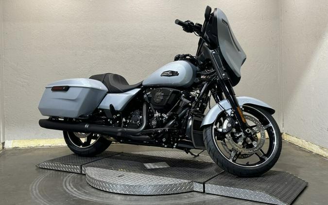 Harley-Davidson Street Glide® 2024 FLHX 84438092 ATLAS SLV MTLIC