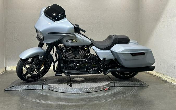 Harley-Davidson Street Glide® 2024 FLHX 84438092 ATLAS SLV MTLIC