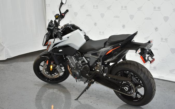 2024 KTM Duke 790