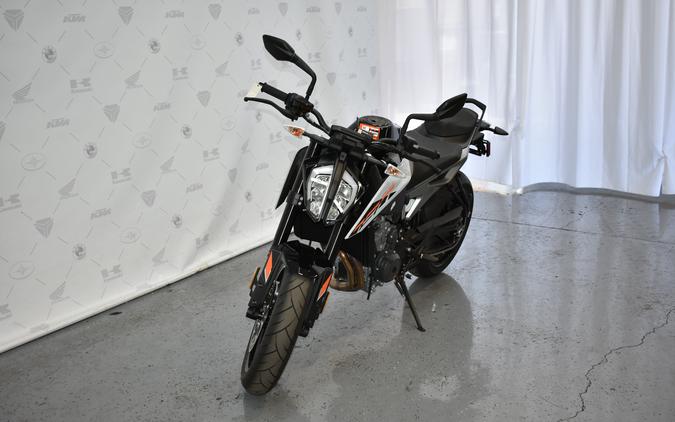 2024 KTM Duke 790