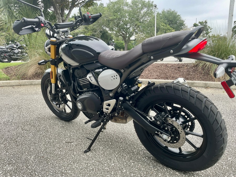 2024 Triumph Scrambler 400 X