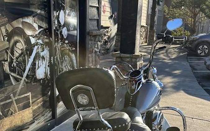 2011 Harley-Davidson® FLSTC - Heritage Softail® Classic