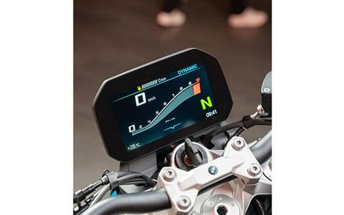 2025 BMW F 900 R