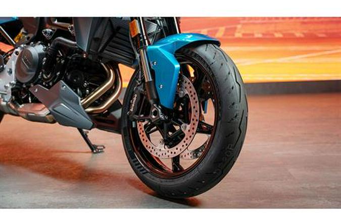 2025 BMW F 900 R