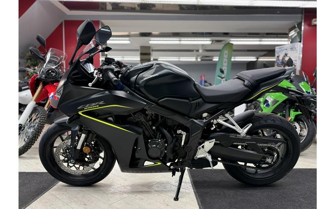2026 CBR650R E-Clutch - Honda