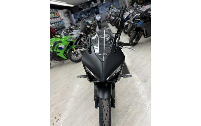 2026 CBR650R E-Clutch - Honda