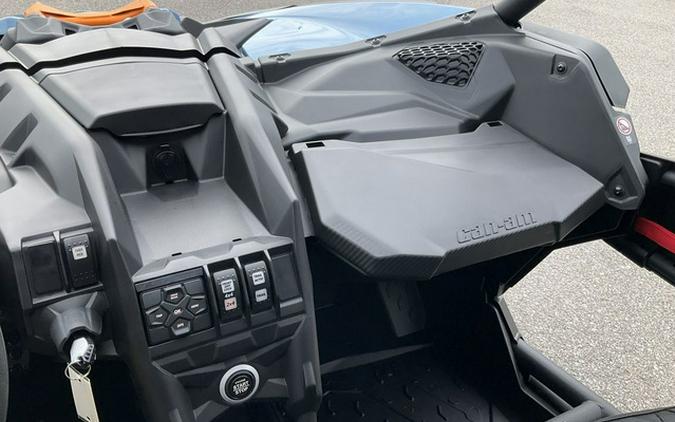 2026 Can-Am Maverick X3 MAX DS Turbo RR Scandi Blue & Orange C