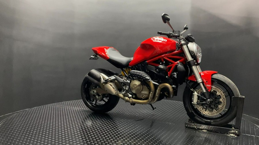 2015 Ducati Monster 821 Red