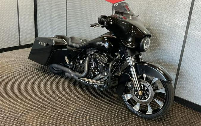 2013 Harley-Davidson Street Glide Base