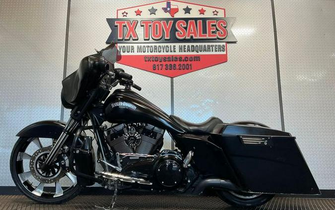 2013 Harley-Davidson Street Glide Base