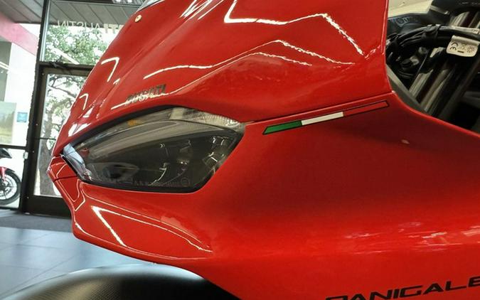 2025 Ducati Panigale V2