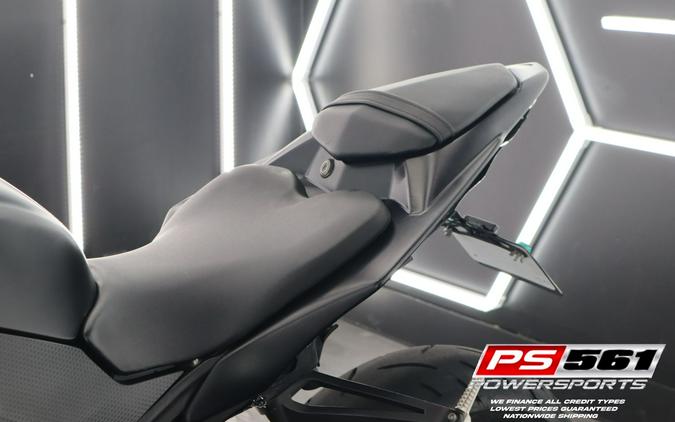 2014 Yamaha Motor Corp., USA YZF-R1