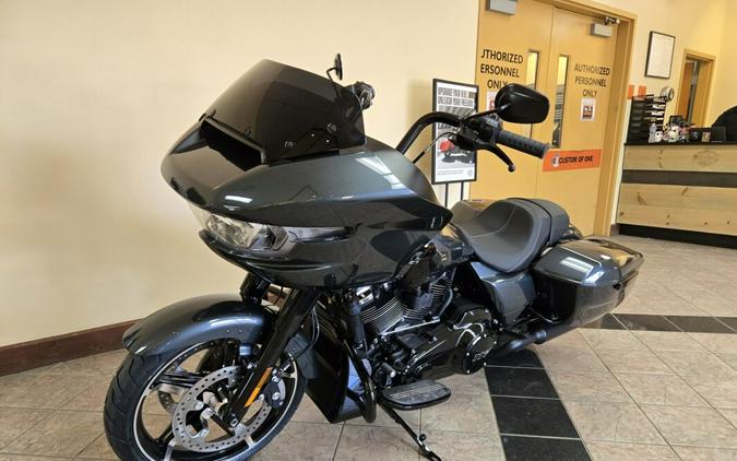 2025 Harley-Davidson Road Glide® Iron Horse Metallic - Black Finish